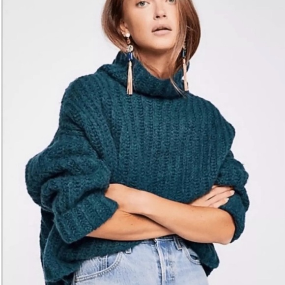 Free People Green Sweater Chunky Cable Knit Cropped Boho Cowl Neck Size XS Women - Picture 1 of 8